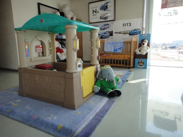 Honda Cars 西置賜 白鷹店U-Selectコーナー