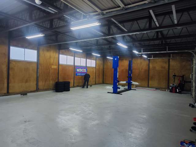 (有)カー・レボリューション 北上店