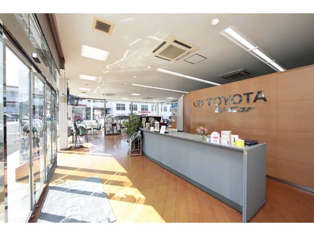 香川トヨタ自動車 U-Carルート32中央店