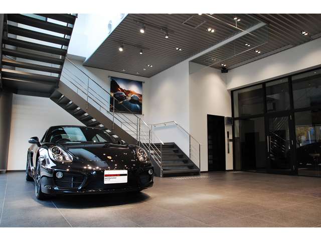 ポルシェセンター中大阪 認定中古車センター