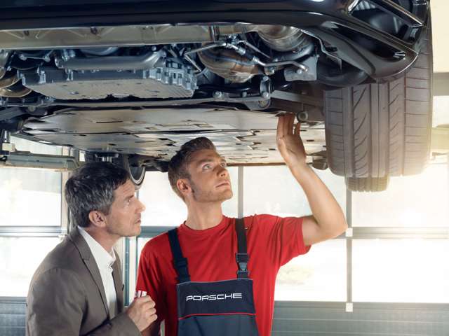 ポルシェセンター青山 世田谷認定中古車センター