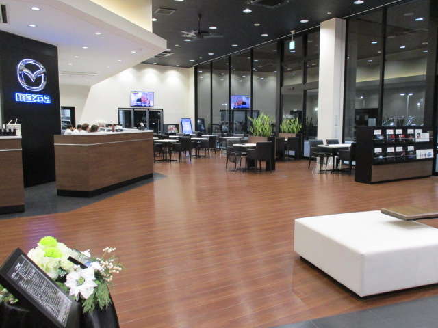 千葉マツダ 新港店