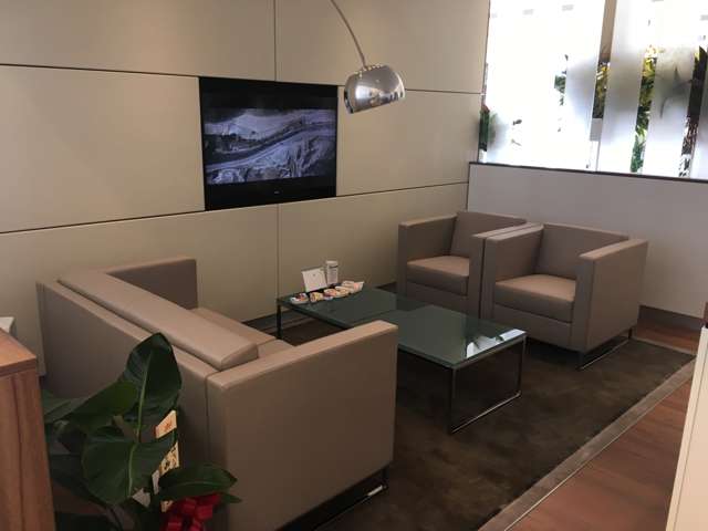 ジャガー・ランドローバー金沢