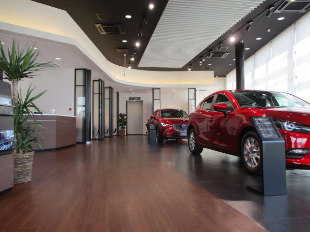 東海マツダ販売(株) 日永ユーカーランド