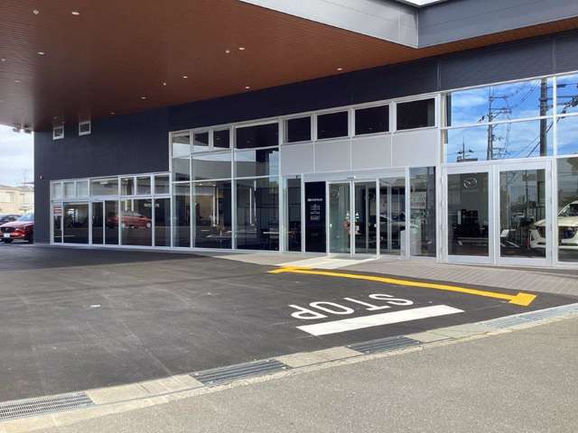 (株)関西マツダ 枚方店