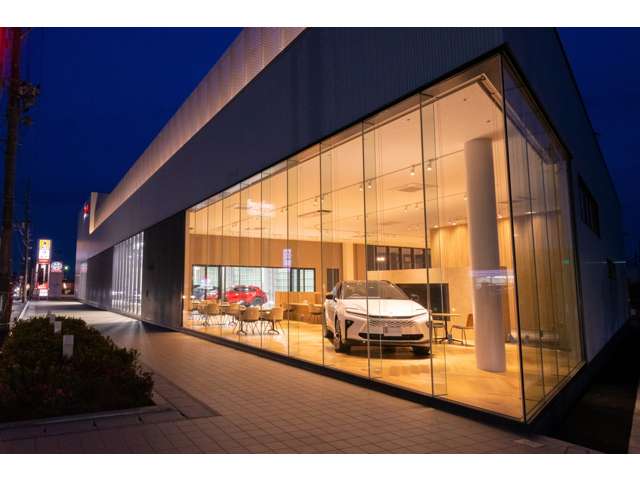 トヨタカローラ新潟 大形店