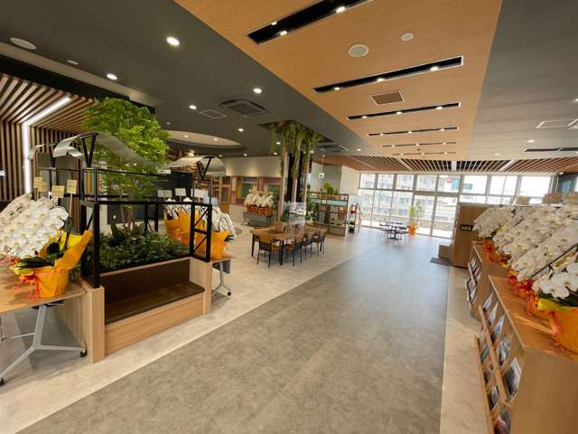 トヨタカローラ神戸(株) 伊丹店