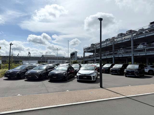 ウエインズトヨタ神奈川 WEINS PARK U-BASE海老名