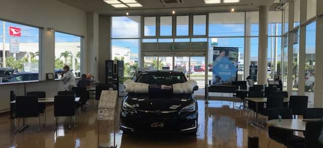 沖縄スバル 豊崎店