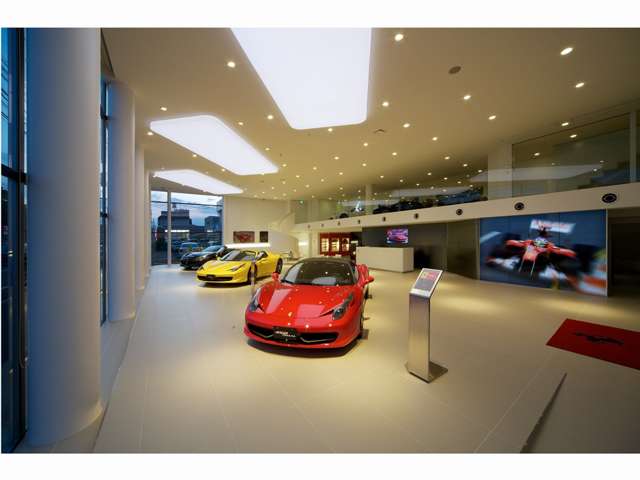 フェラーリ正規ディーラー エムオート・イタリア