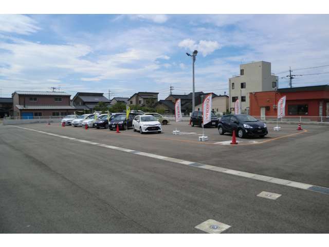 トヨタカローラ富山 カーロッツたかおか