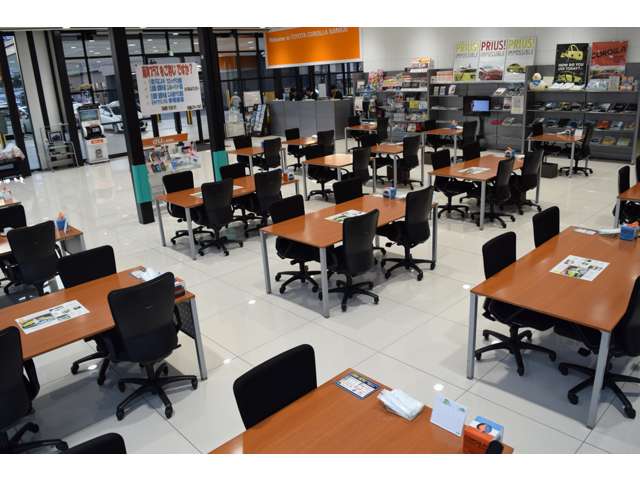 トヨタカローラ南海(株) いずみプラザ