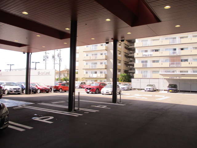 東海マツダ販売(株) 日永ユーカーランド