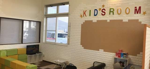 沖縄スバル 豊崎店