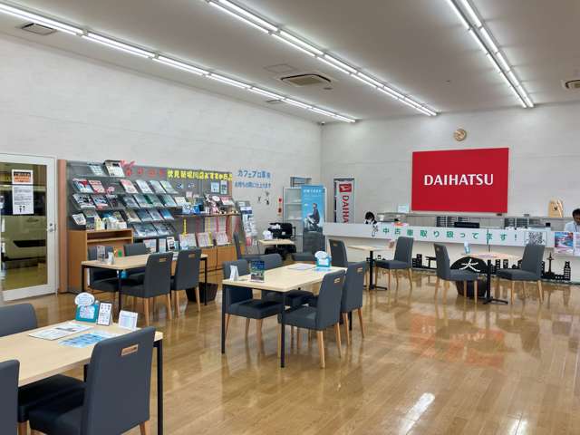 京都ダイハツ販売(株) 伏見新堀川店