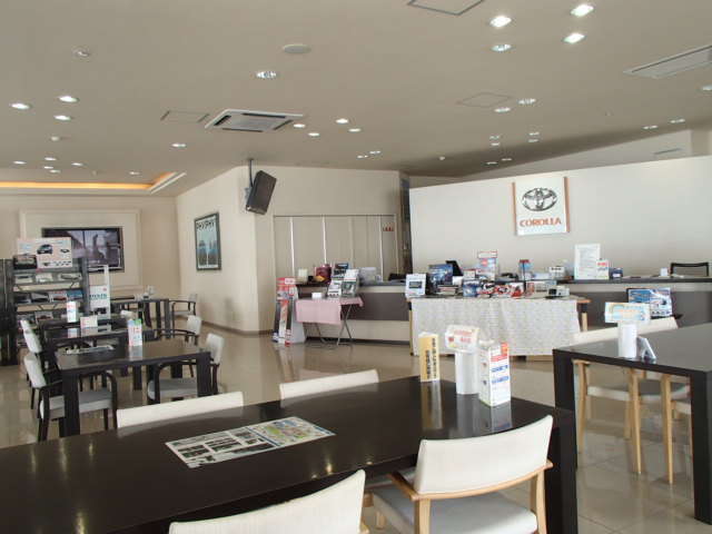 トヨタカローラ青森 流通団地店