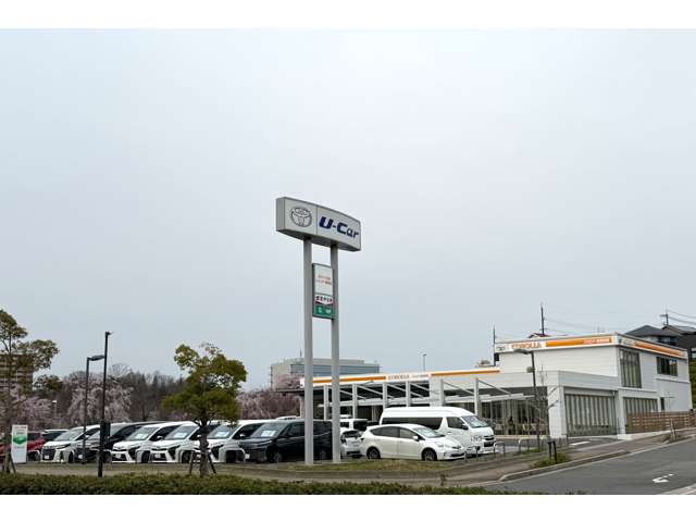 トヨタカローラ広島 シャント西風新都