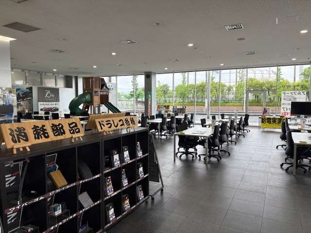 トヨタカローラ南海(株) 藤井寺プラザ