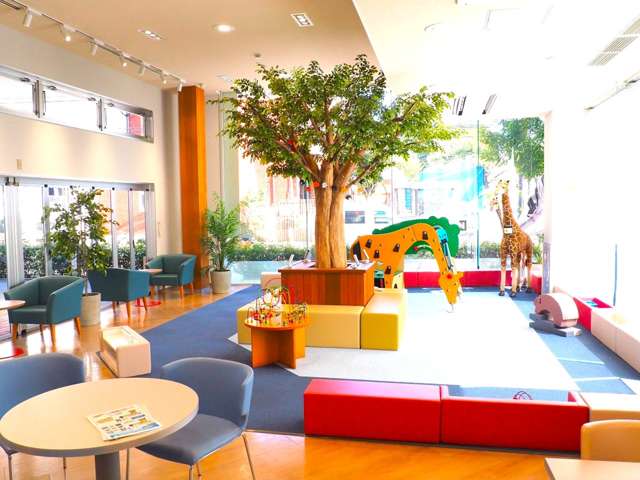 トヨタモビリティ神奈川(旧トヨタカローラ横浜) 中古車タウン戸塚