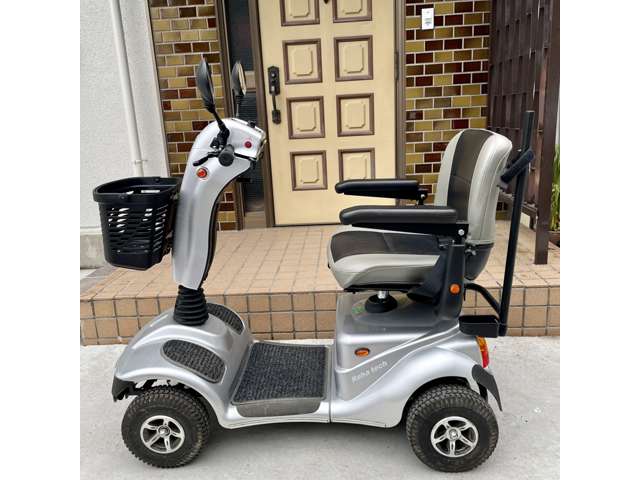 ファミリーオート逢坂