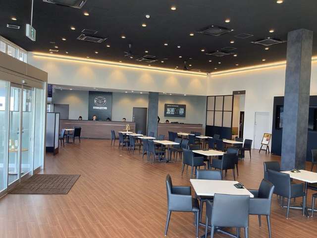 (株)関西マツダ 枚方店