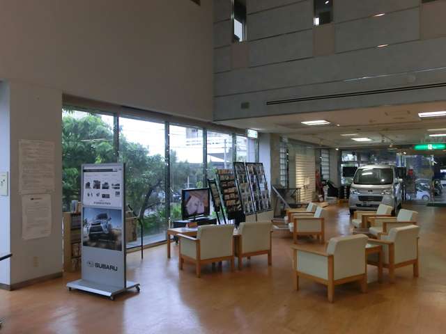 沖縄スバル カースポット浦添