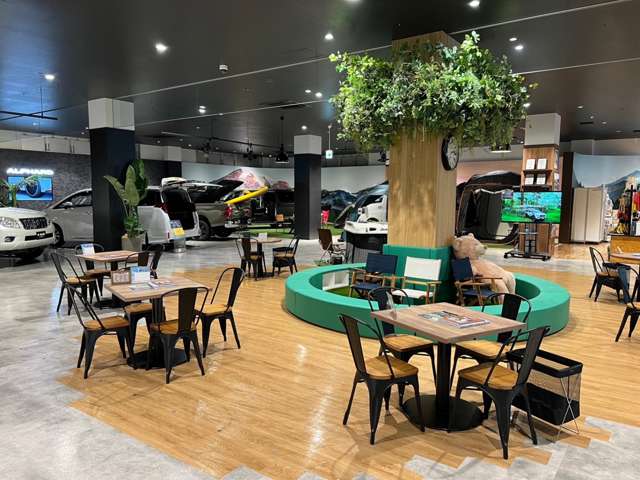 ウエインズトヨタ神奈川 U-BASE湘南