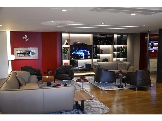 フェラーリ正規ディーラー エムオート・イタリア