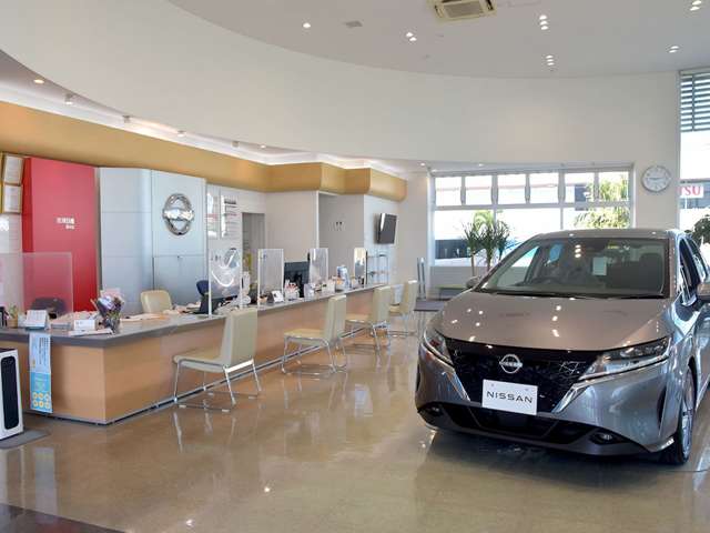 琉球日産自動車 豊崎店