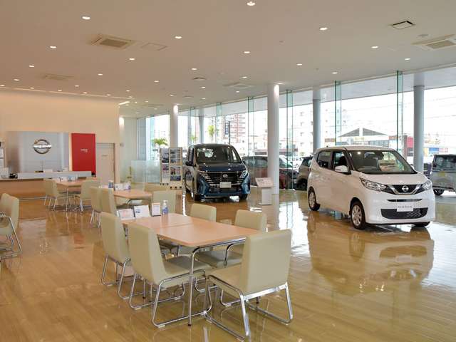 琉球日産自動車 北谷店