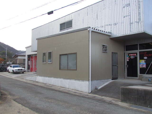 SEASIDE GARAGE
