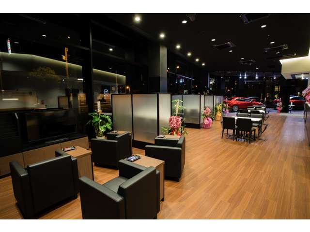 (株)関西マツダ 夕陽ヶ丘店