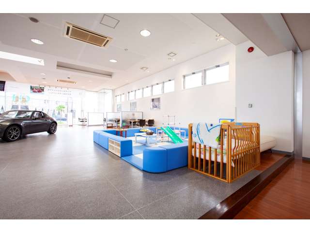 マツダアンフィニ青森 問屋町店