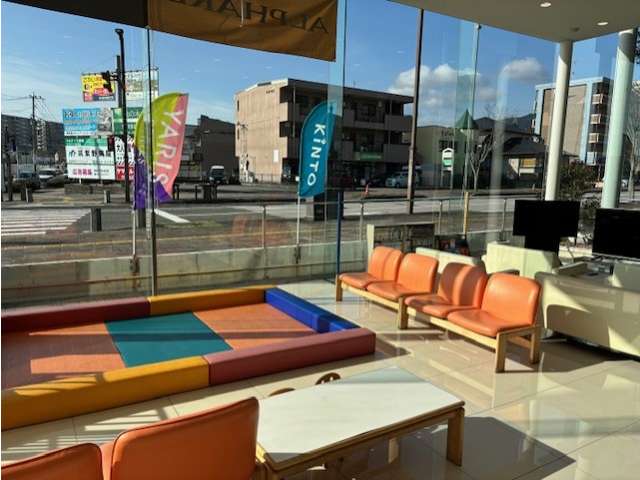 トヨタカローラ福岡 原田駅前店