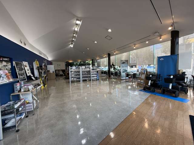 ネッツトヨタニューリー北大阪(株) 緑ヶ丘店