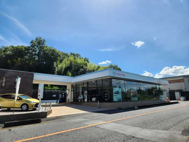 トヨタカローラ三重(株) トヨタカローラ三重 田原名張店