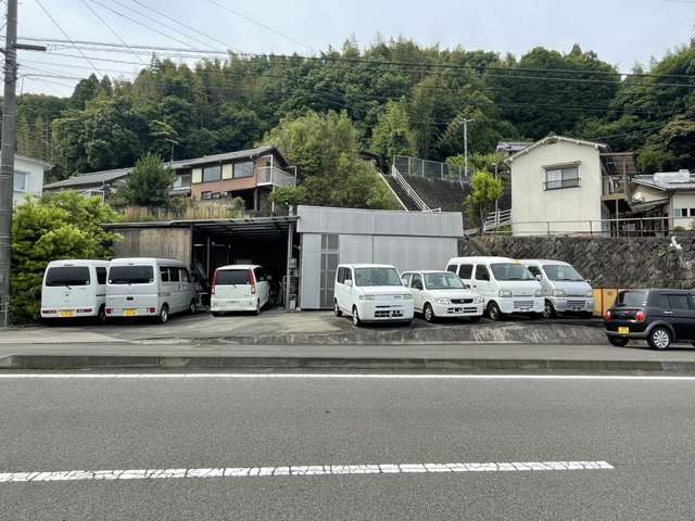 AUTO GARAGE INSTYLE