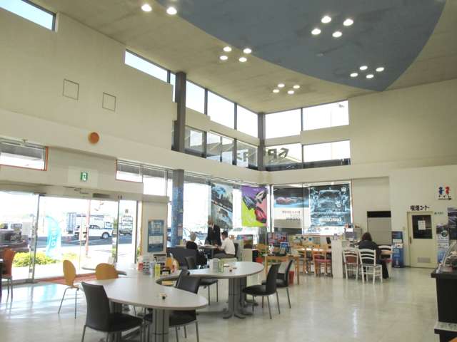 トヨタカローラ香川 東バイパス店