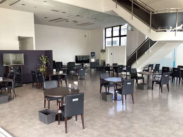 (株)関西マツダ 箕面中央店