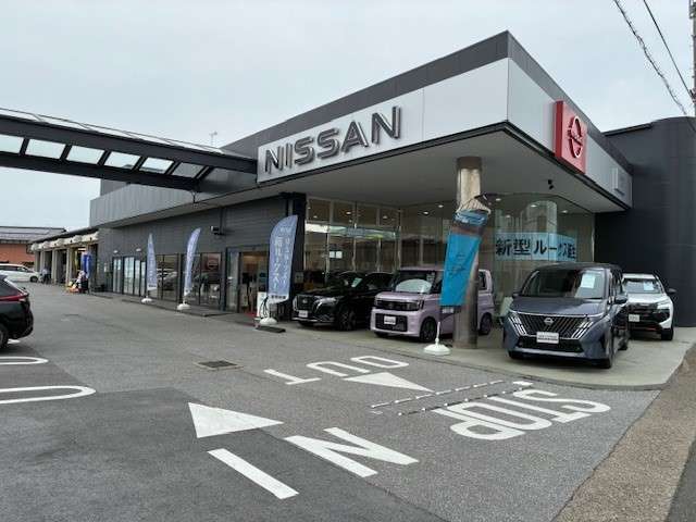 滋賀日産自動車(株) U-Carファクトリー彦根店
