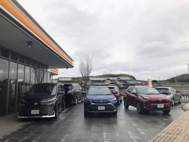 トヨタカローラ三重(株) トヨタカローラ三重 一身田店