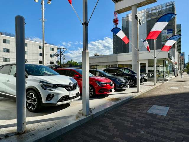 日産大阪販売(株) ルノー大阪城