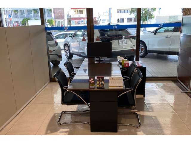沖縄トヨタ自動車株式会社 トヨタウン 勢理客店