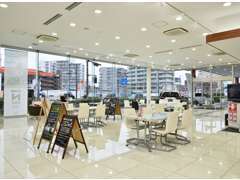 ホンダカーズ大阪 堺東店(Honda認定中古車取扱店)