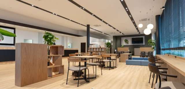 ホンダカーズ南近畿奈良 阪奈宝来店 (Honda認定中古車取扱店)