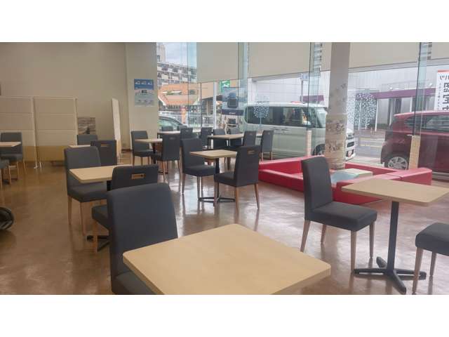 京都ダイハツ販売(株) 亀岡店