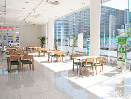 ホンダカーズ千葉 千葉みなと店(認定中古車取扱店)