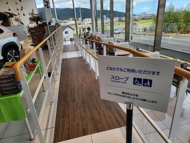 トヨタカローラ福岡 那珂川店