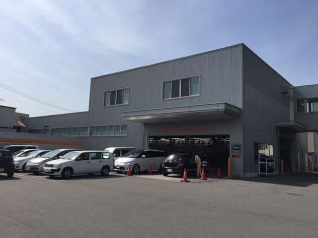 トヨタカローラ三重(株) トヨタカローラ三重 U-Car四日市本社店