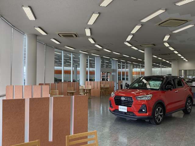 トヨタカローラ新埼玉 日進マイカーセンター